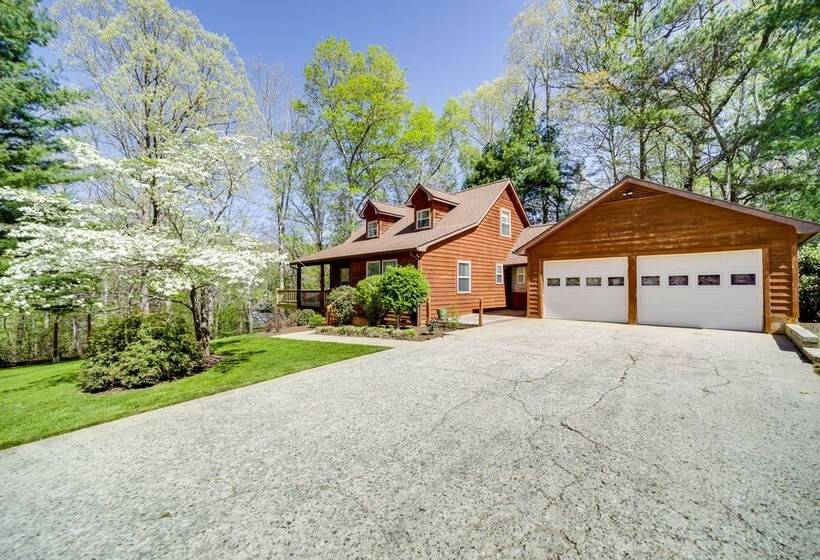 Peaceful Candler Cabin W/ Private Hot Tub!