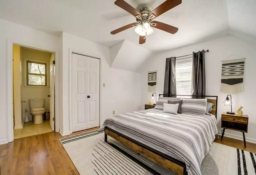 Peaceful Candler Cabin W/ Private Hot Tub!