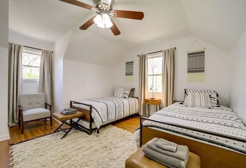 Peaceful Candler Cabin W/ Private Hot Tub!