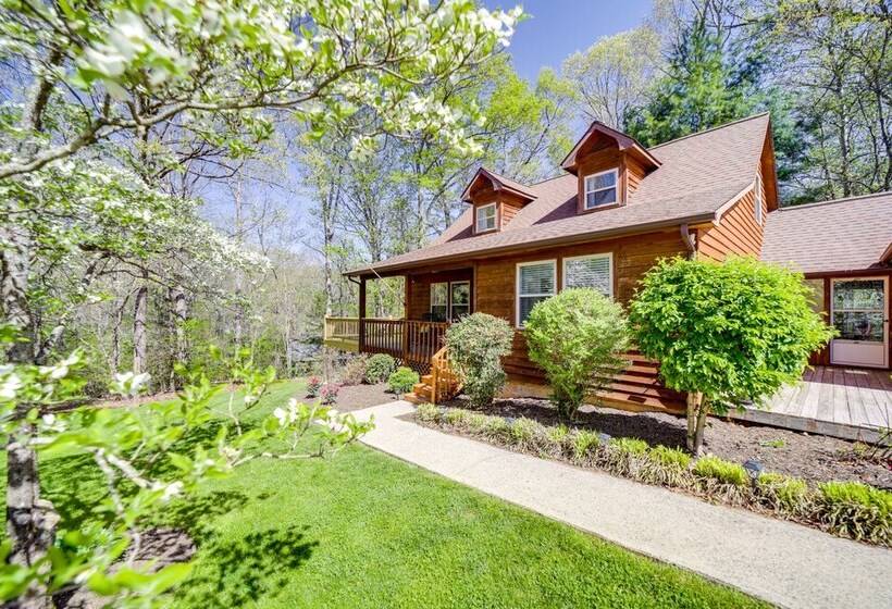 Peaceful Candler Cabin W/ Private Hot Tub!