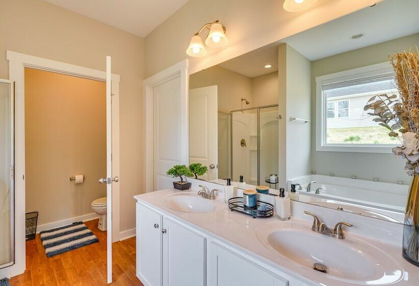 Peaceful Ramseur Retreat W/ Spacious Yard!