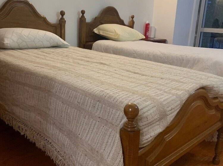 פנסיון Joes House Homestay