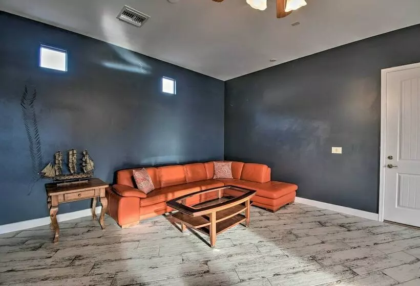 Luxe Phoenix Home: Desert Butte View & Heated Pool