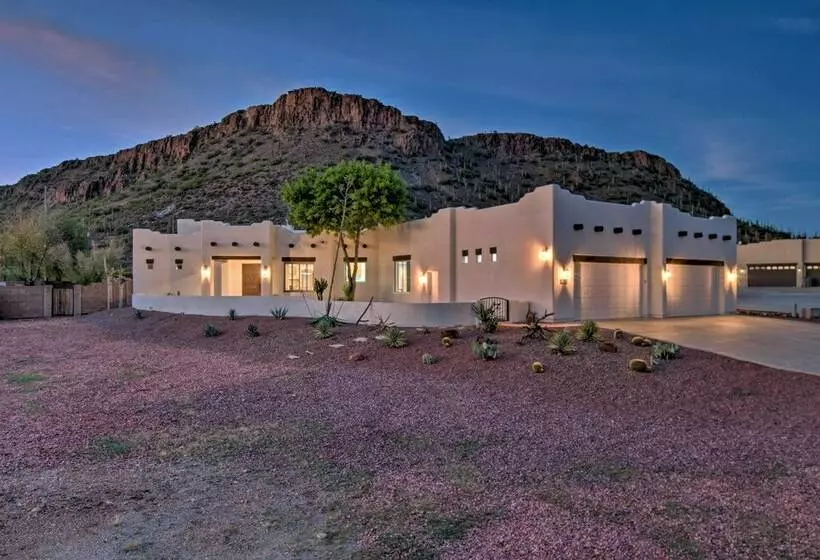 Luxe Phoenix Home: Desert Butte View & Heated Pool