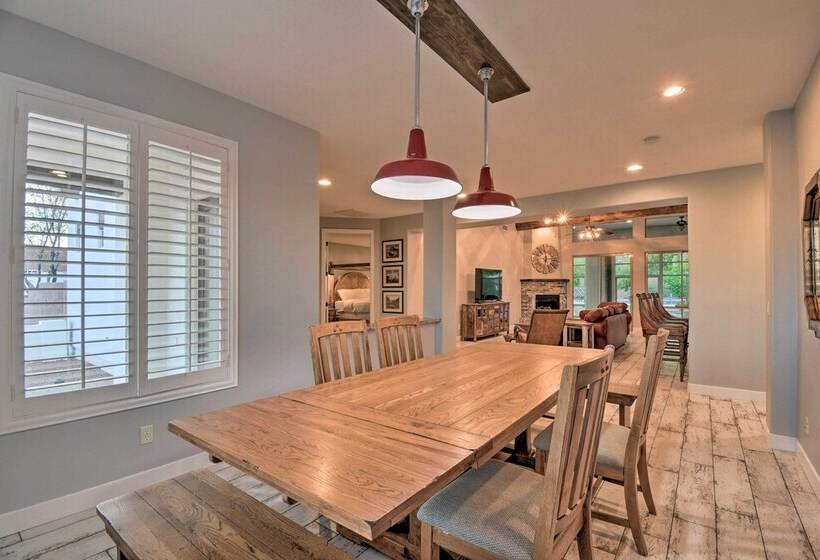 Luxe Phoenix Home: Desert Butte View & Heated Pool