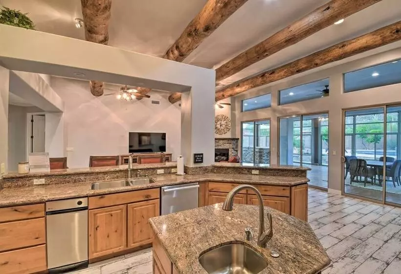 Luxe Phoenix Home: Desert Butte View & Heated Pool