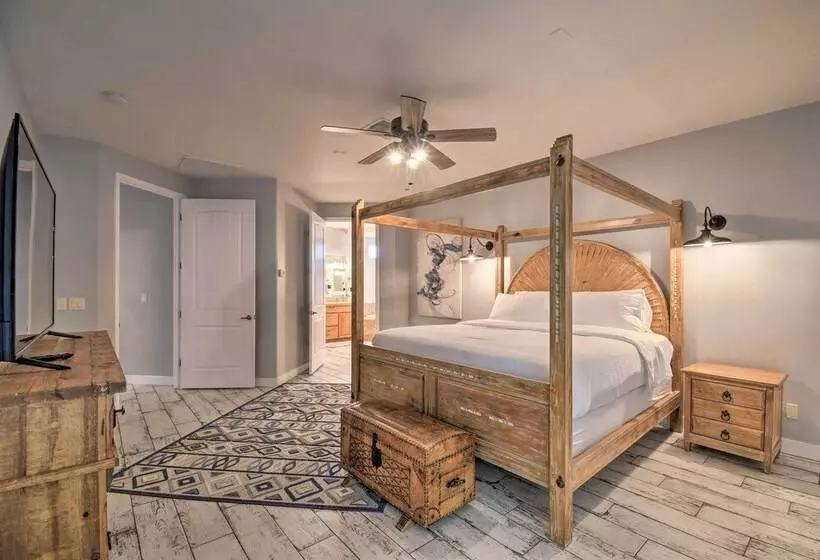 Luxe Phoenix Home: Desert Butte View & Heated Pool