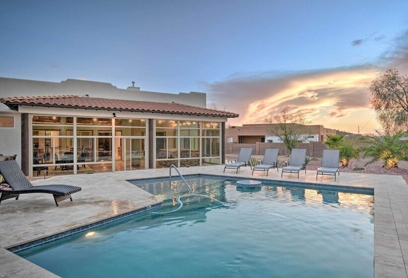 Luxe Phoenix Home: Desert Butte View & Heated Pool