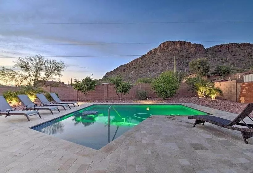 Luxe Phoenix Home: Desert Butte View & Heated Pool