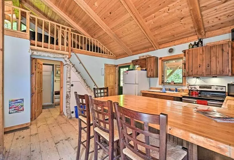 Remote Cabin W/ Fire Pit: 3 Miles To Stowe Mtn!
