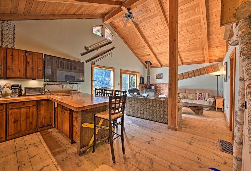 Remote Cabin W/ Fire Pit: 3 Miles To Stowe Mtn!