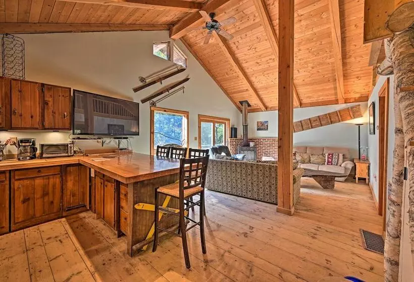 Remote Cabin W/ Fire Pit: 3 Miles To Stowe Mtn!