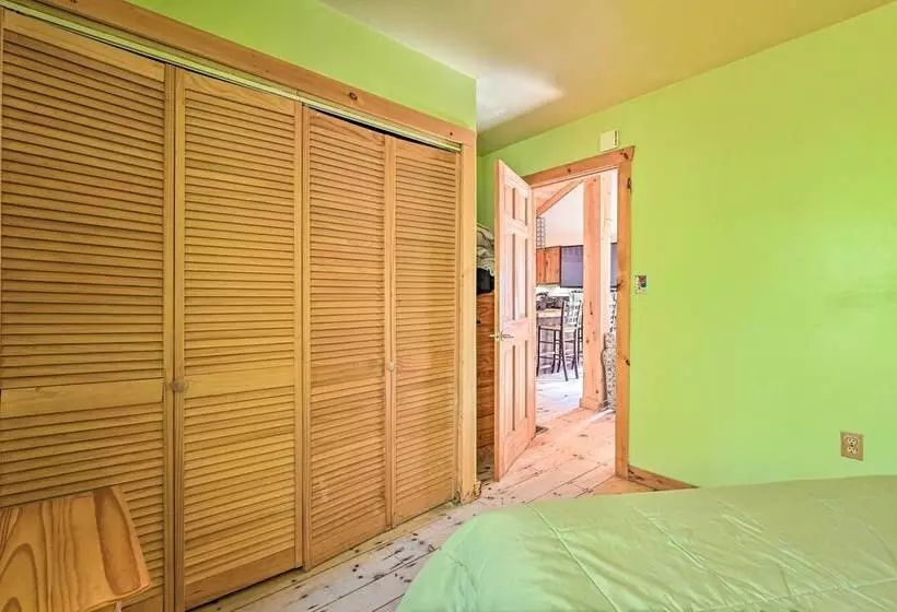 Remote Cabin W/ Fire Pit: 3 Miles To Stowe Mtn!