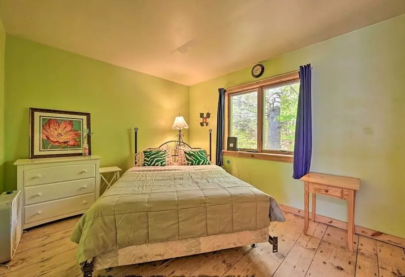 Remote Cabin W/ Fire Pit: 3 Miles To Stowe Mtn!