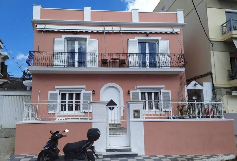 اقامتگاه Nefeli House Syros