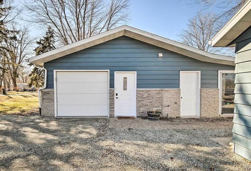 Riverfront Dixon, Illinois, Vacation Rental!