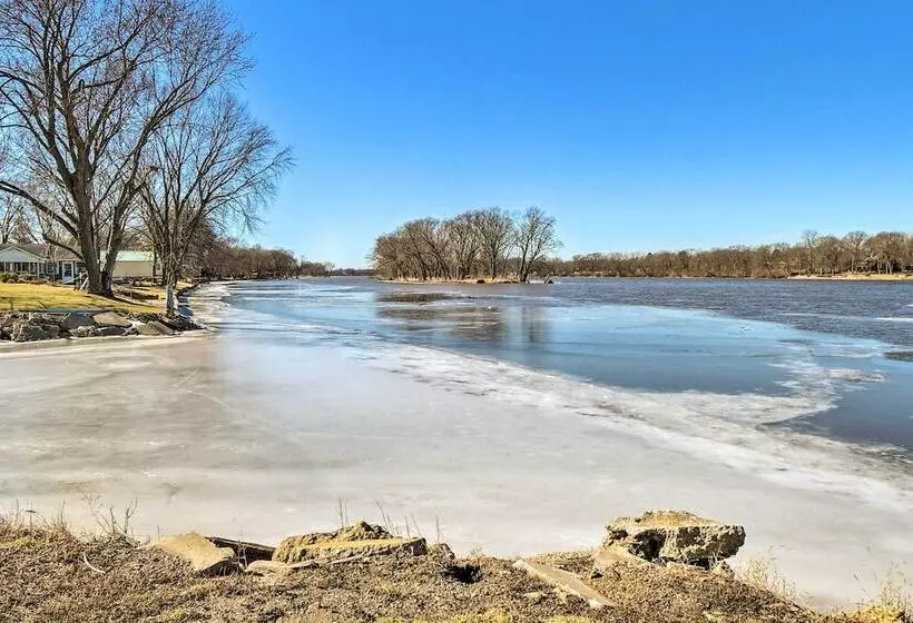 Riverfront Dixon, Illinois, Vacation Rental!