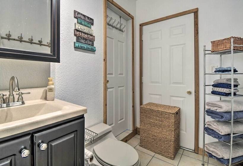 Riverfront Dixon, Illinois, Vacation Rental!