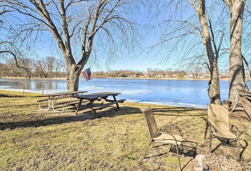 Riverfront Dixon, Illinois, Vacation Rental!