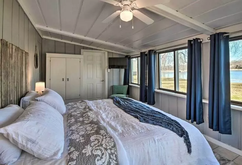 Riverfront Dixon, Illinois, Vacation Rental!