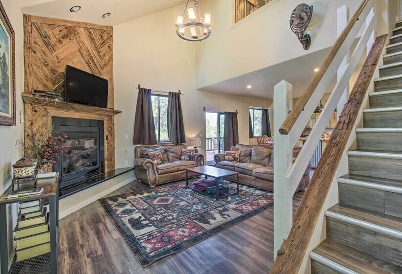 Serene Cabin: Coconino Nat L Forest View!