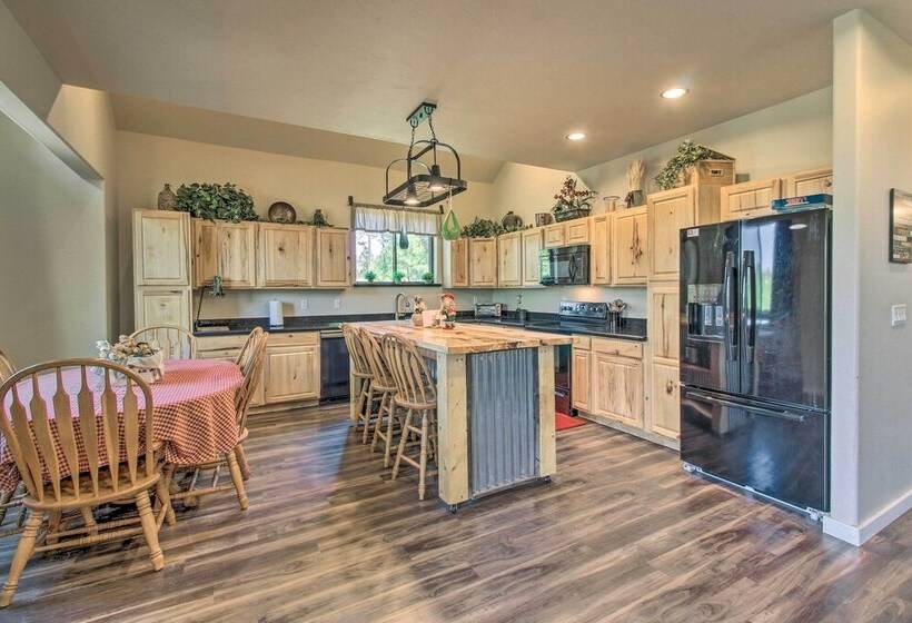 Serene Cabin: Coconino Nat L Forest View!