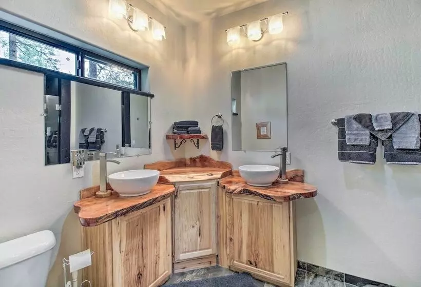 Serene Cabin: Coconino Nat L Forest View!