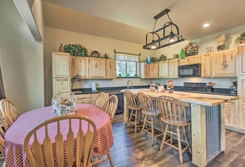 Serene Cabin: Coconino Nat L Forest View!