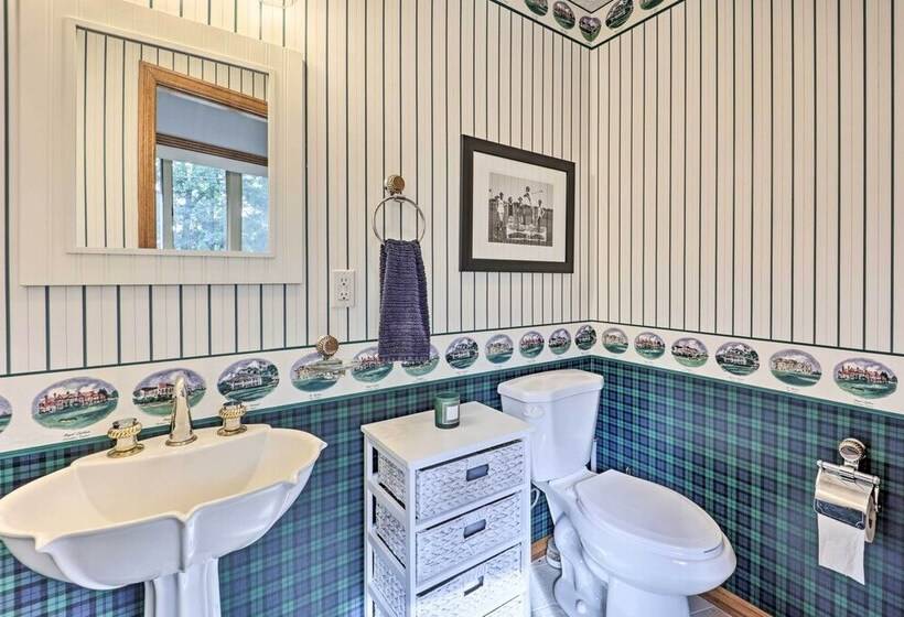 Spacious Beaver Lake Home W/ Stunning Views!