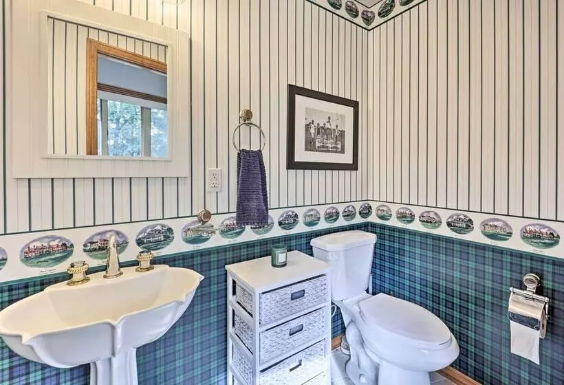 Spacious Beaver Lake Home W/ Stunning Views!