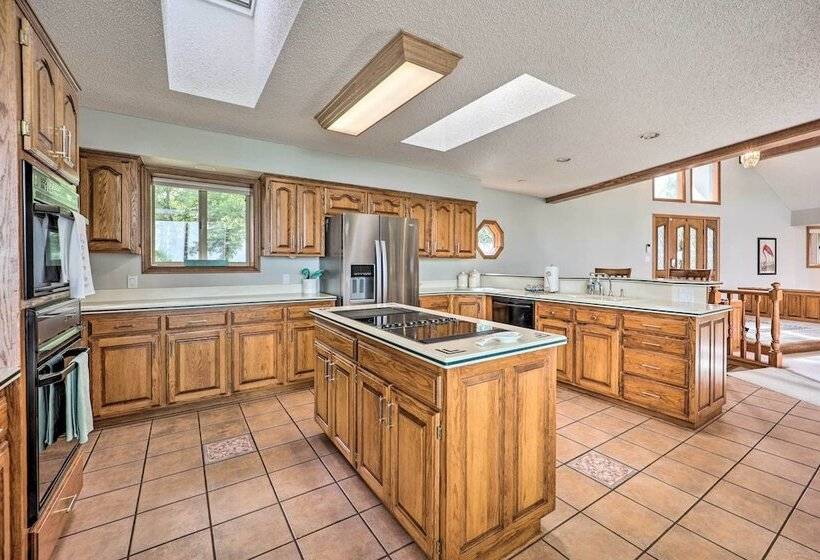 Spacious Beaver Lake Home W/ Stunning Views!