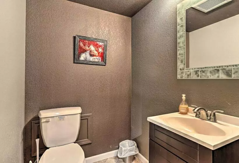 Spacious Wasilla Home  3 Mi To Downtown!