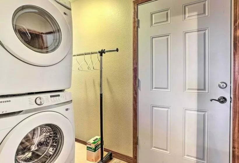 Spacious Wasilla Home  3 Mi To Downtown!