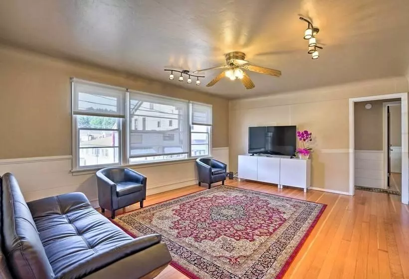 Sun Dappled Retreat: Walk To Restaurants!