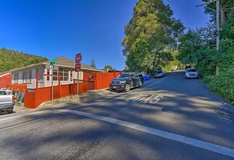 Sun Dappled Retreat: Walk To Restaurants!