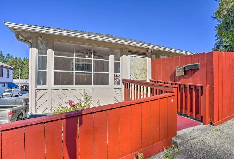 Sun Dappled Retreat: Walk To Restaurants!