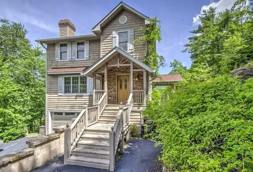 The Wow House    Sapphire Home W/ Deck & Views!