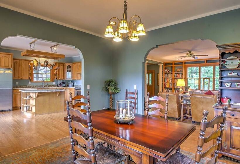 The Wow House    Sapphire Home W/ Deck & Views!