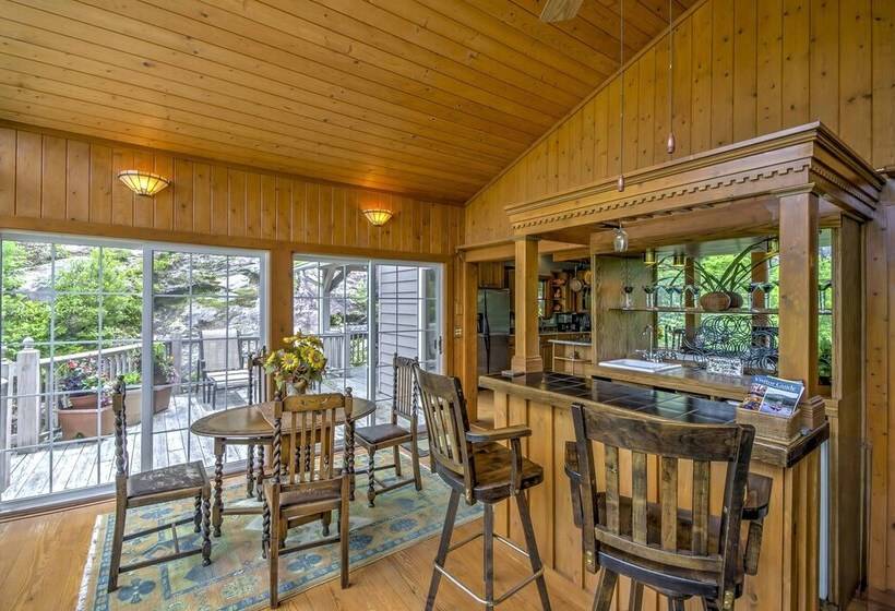 The Wow House    Sapphire Home W/ Deck & Views!