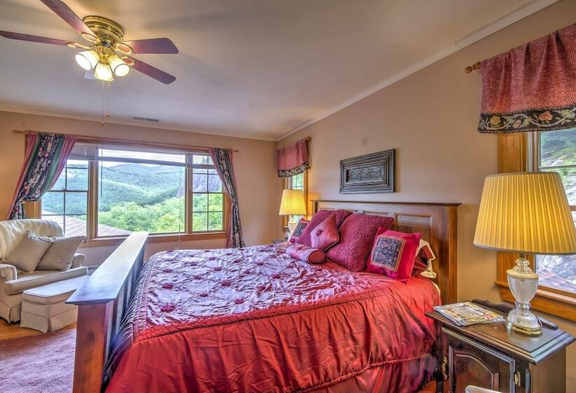 The Wow House    Sapphire Home W/ Deck & Views!