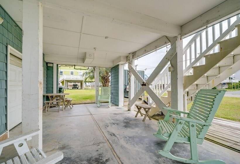 Topsail Beach Vacation Rental: Steps To Shore!