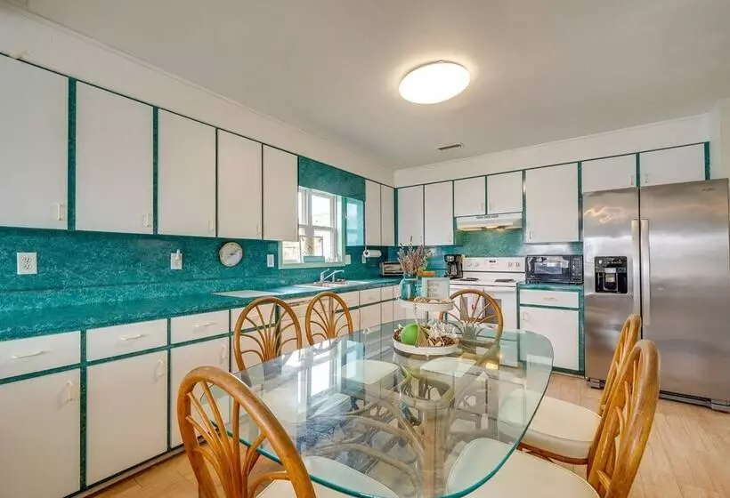 Topsail Beach Vacation Rental: Steps To Shore!