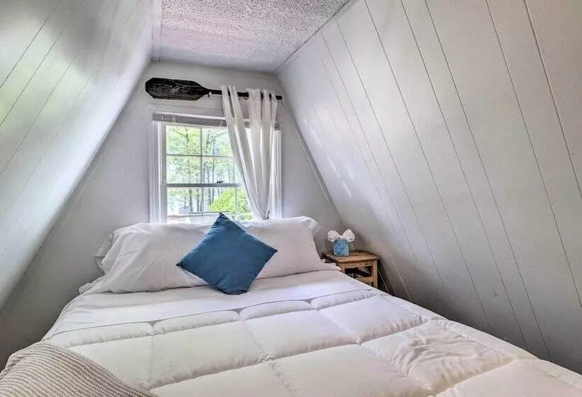 Discover Lakeside Bliss At Jackson Lake!