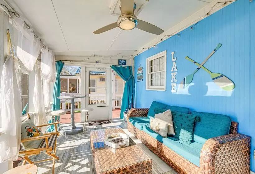 Discover Lakeside Bliss At Jackson Lake!