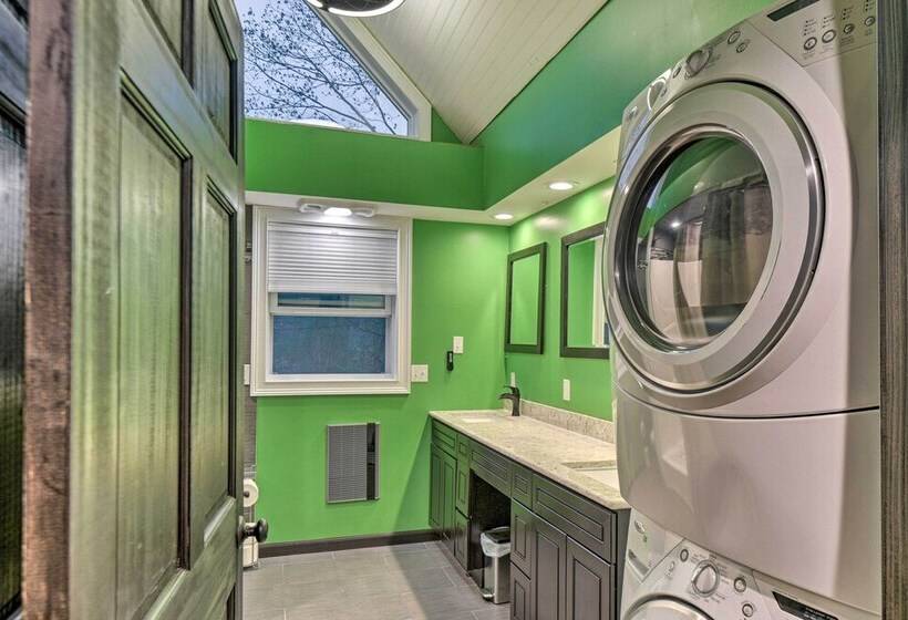 Waterfront Ashland Home ~ 2 Mi To Downtown!