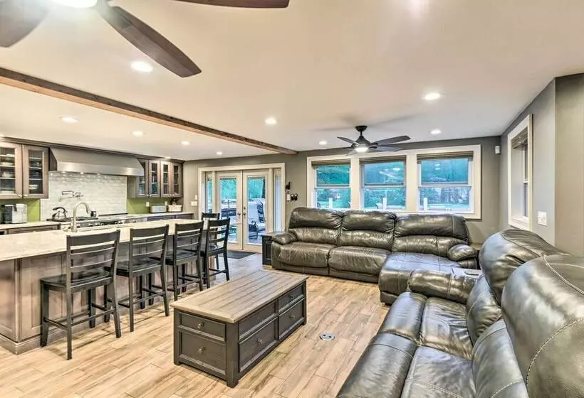 Waterfront Ashland Home ~ 2 Mi To Downtown!