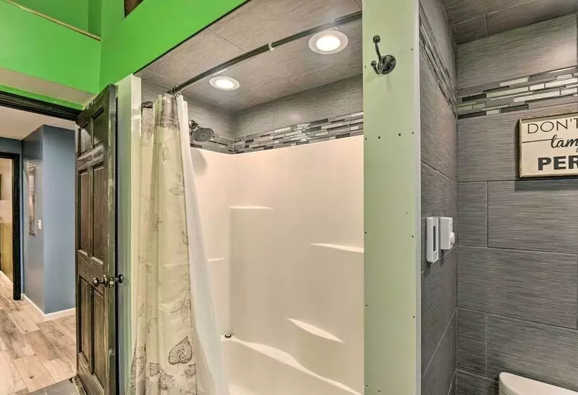 Waterfront Ashland Home ~ 2 Mi To Downtown!