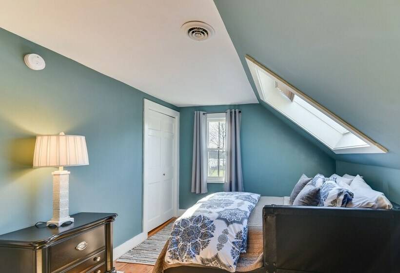 Oceanside Cape Home On The Harbor: Near Kayaking