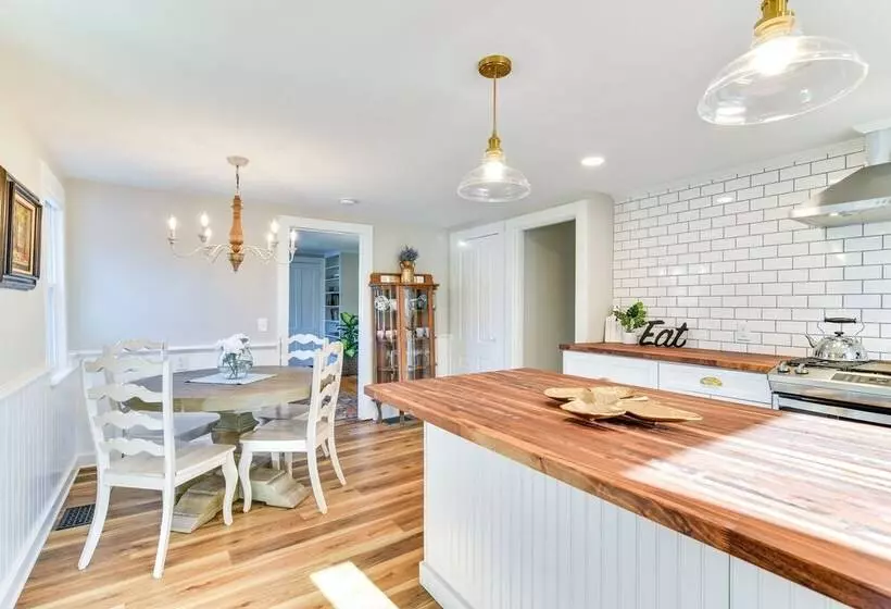 Oceanside Cape Home On The Harbor: Near Kayaking