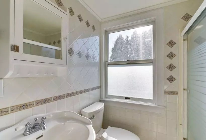 Oceanside Cape Home On The Harbor: Near Kayaking